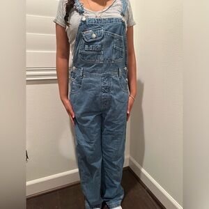 Super cute denim revolt overalls from old navy.